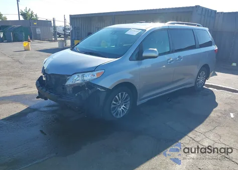 2018 Toyota Sienna Xle 8 Passenger из США, поврежденный, VIN 5TDYZ3DC7JS948201
